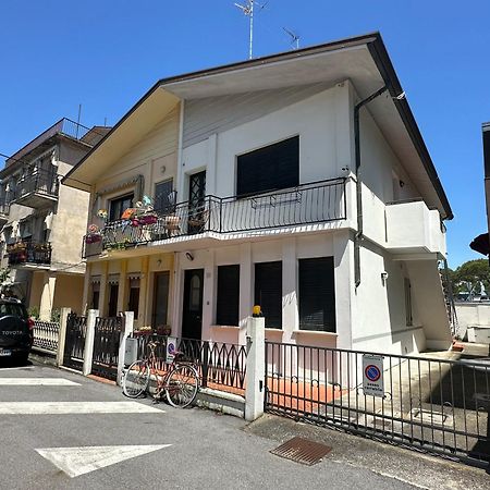 Casa Cornaro - Agenzia Cocal Apartman Caorle Kültér fotó
